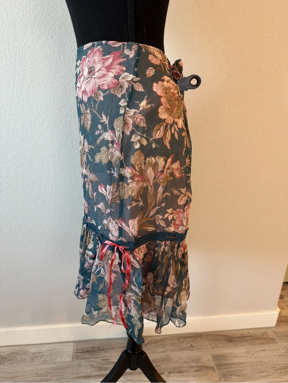 Anthropologie Odille 100% Silk Floral Ruffle Mini Skirt Blue Pink Size 10